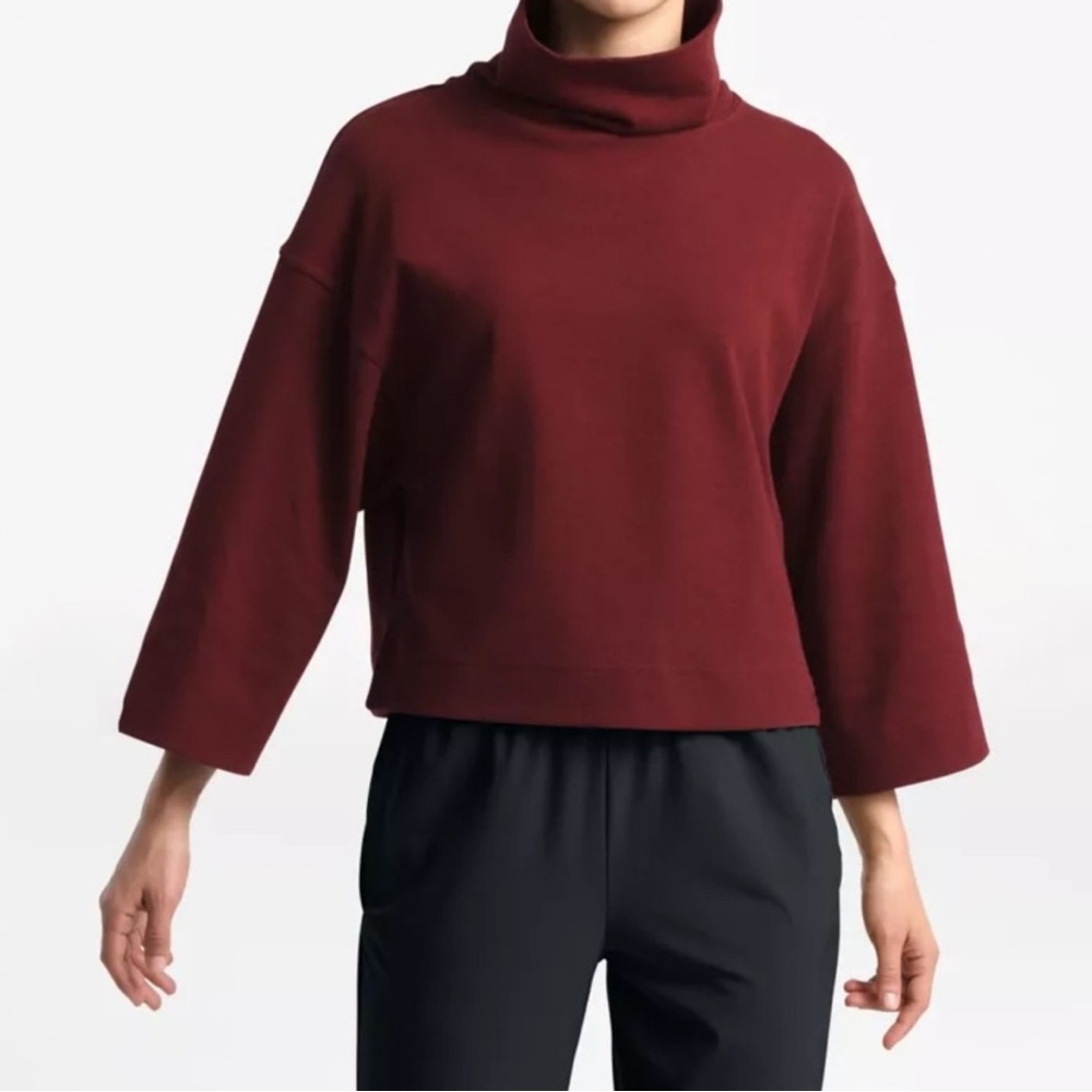 North Face Outerlands Funnel Neck 3/4 Sleeve Top